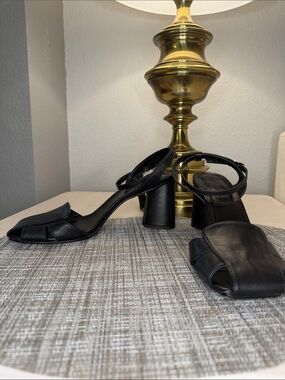 Black Open-Toe Block Heel Sandals with Ankle Strap - Women